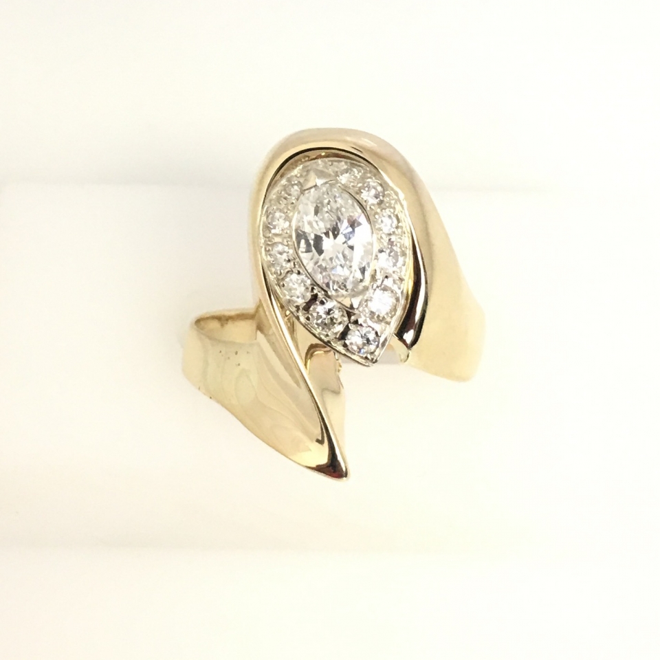 Gold Pendant Ring